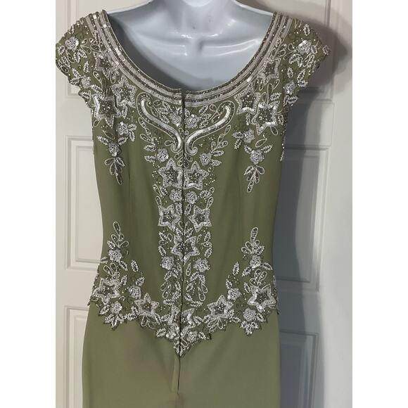 J Kara Green Sequins and Beads Sleeveless Long Formal Gown 10 - Picture 5 of 11